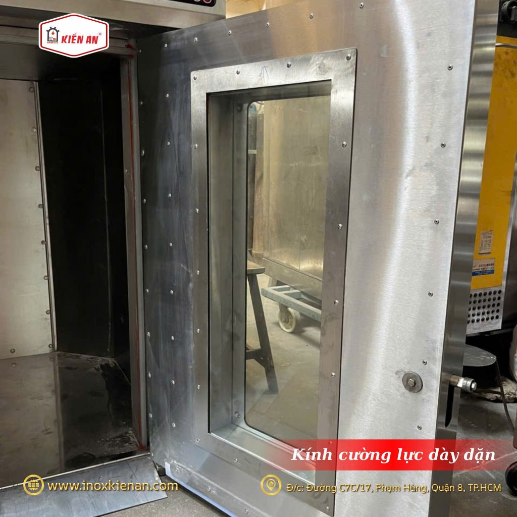 Cửa kính dày dặn trong suốt chịu nhiệt tốt